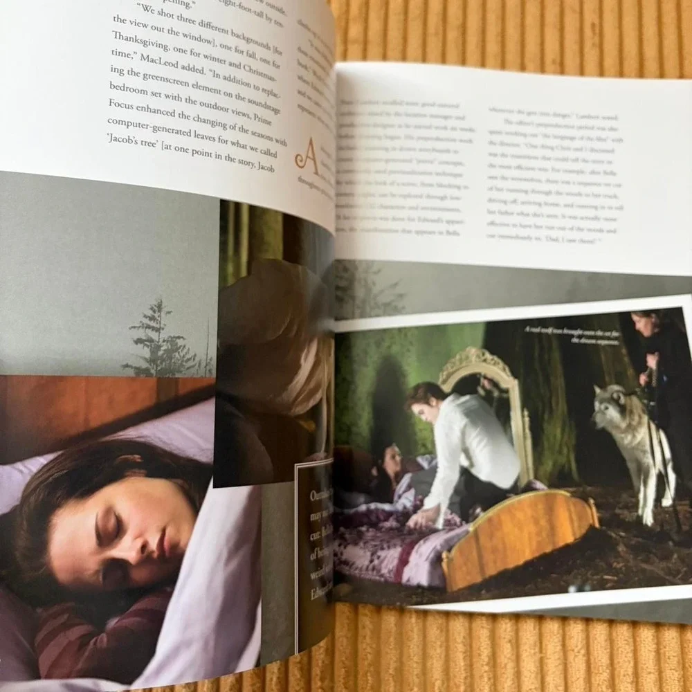 Twilight Saga New Moon Movie Companion Book